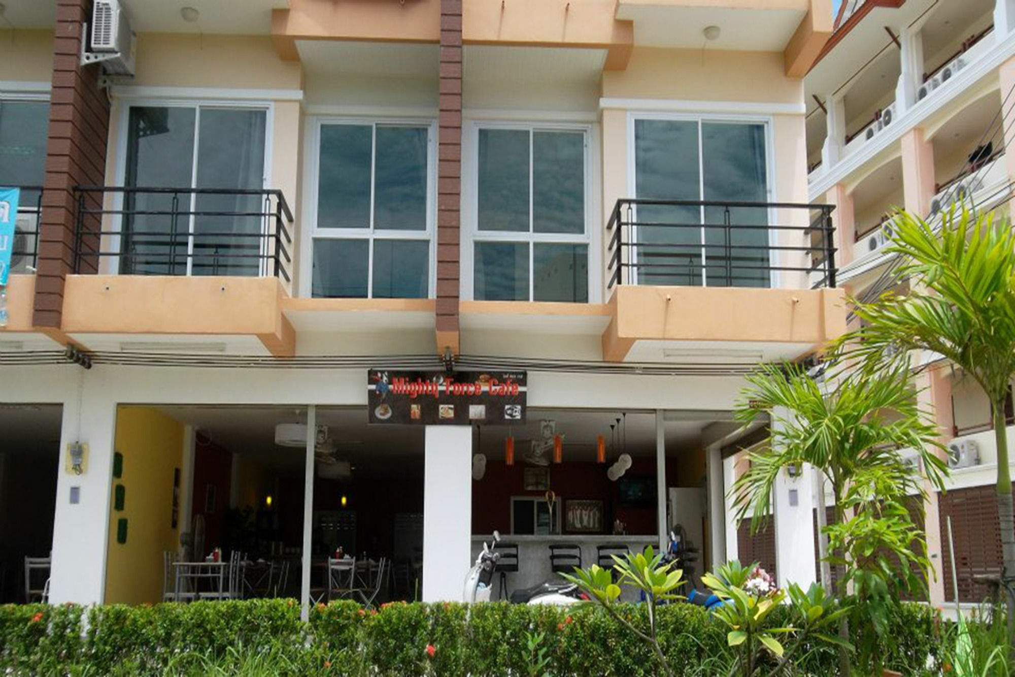 Tropical Sands Nai Harn Екстер'єр фото